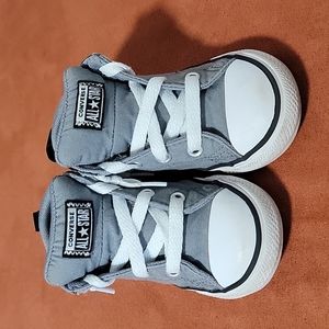 7c Converse Chuck Taylor Mid Tops